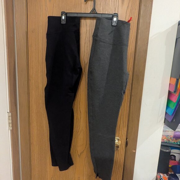 Spanx Pants Pull on Gray and Black (Lot of 2) Leggings-Size Medium - Picture 1 of 4